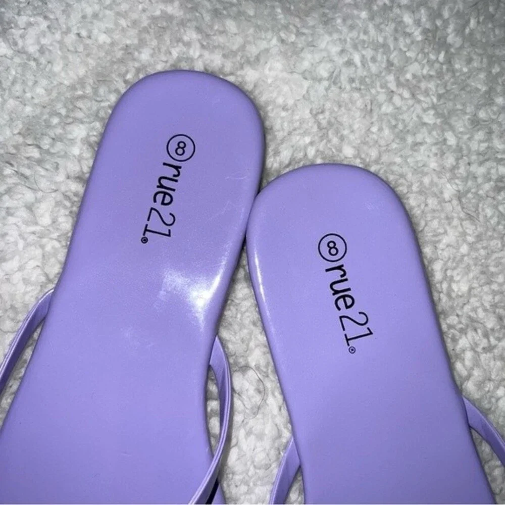 New Rue 21 Lavender Purple Sandals Flip Flops Size 8 Flat Summer Minimalist
